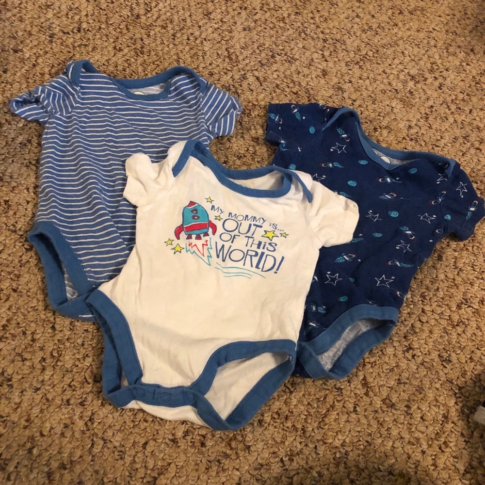 Onesies, guc, space theme